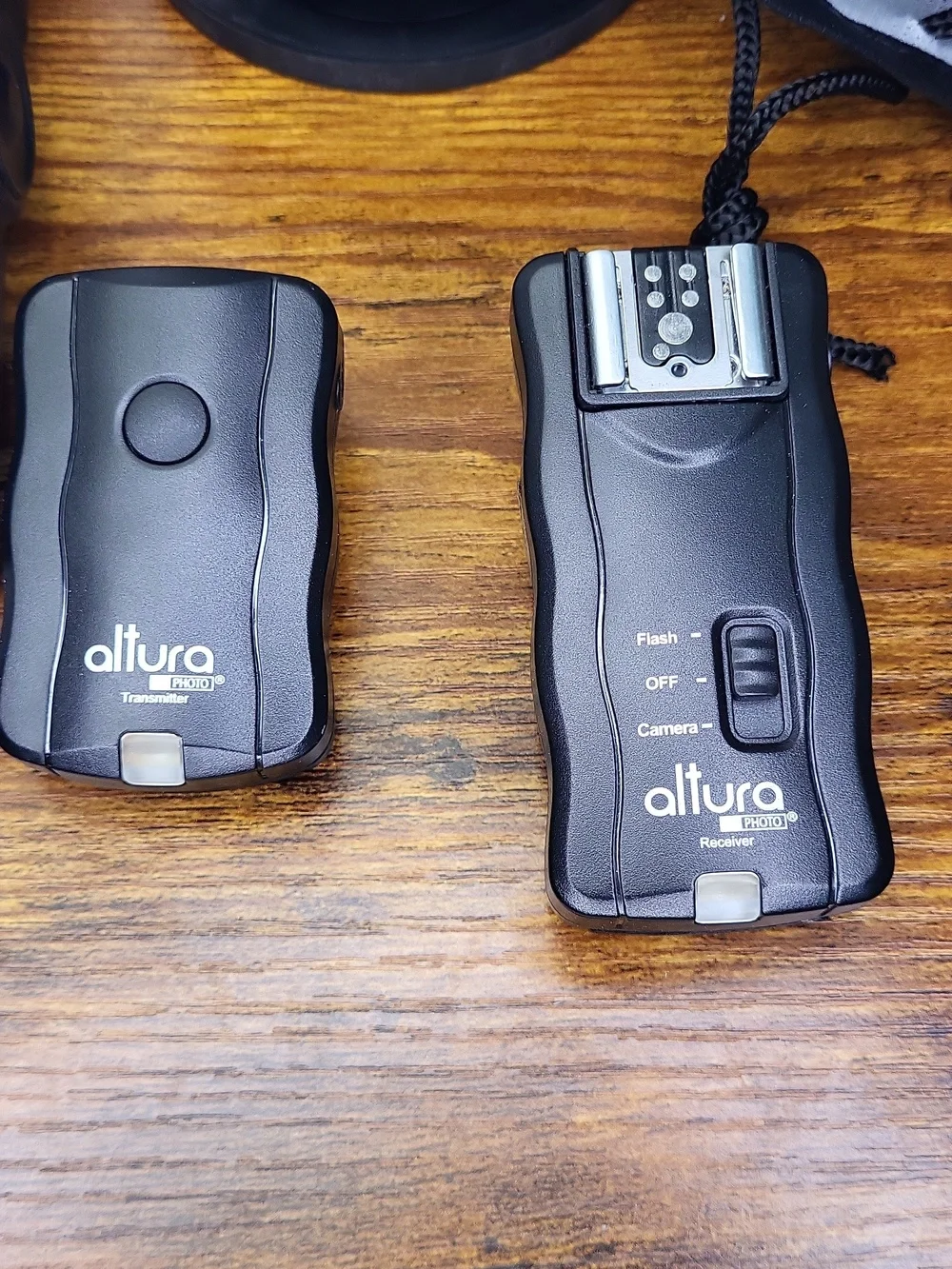 Altura Digital SLR Auto-Focus TTL Flash, .43 Wide Angle, & Wireless Trigger Set.